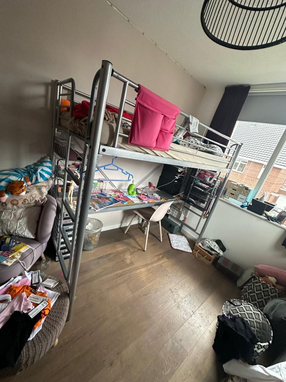 Hoogslaper met bureau