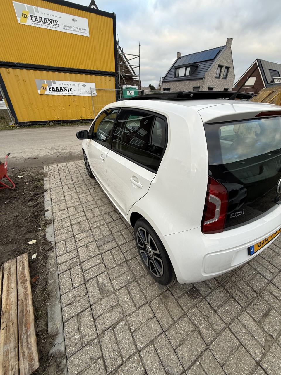 Volkswagen Up! Cup Editie 2024 - Pano-dak, stoelverwarm. etc