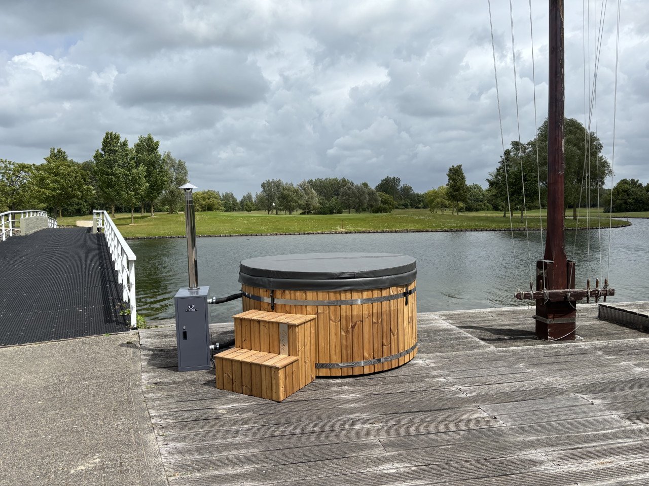 Biodiesel hottub (showmodel) met € 1115,- korting