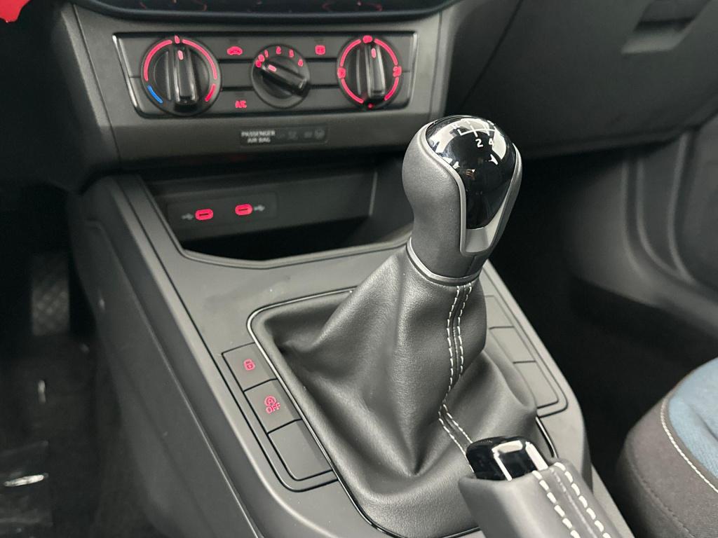 Seat Ibiza style plus 1.0 ecotsi 70 kw / 95 pk hatchback 5 de