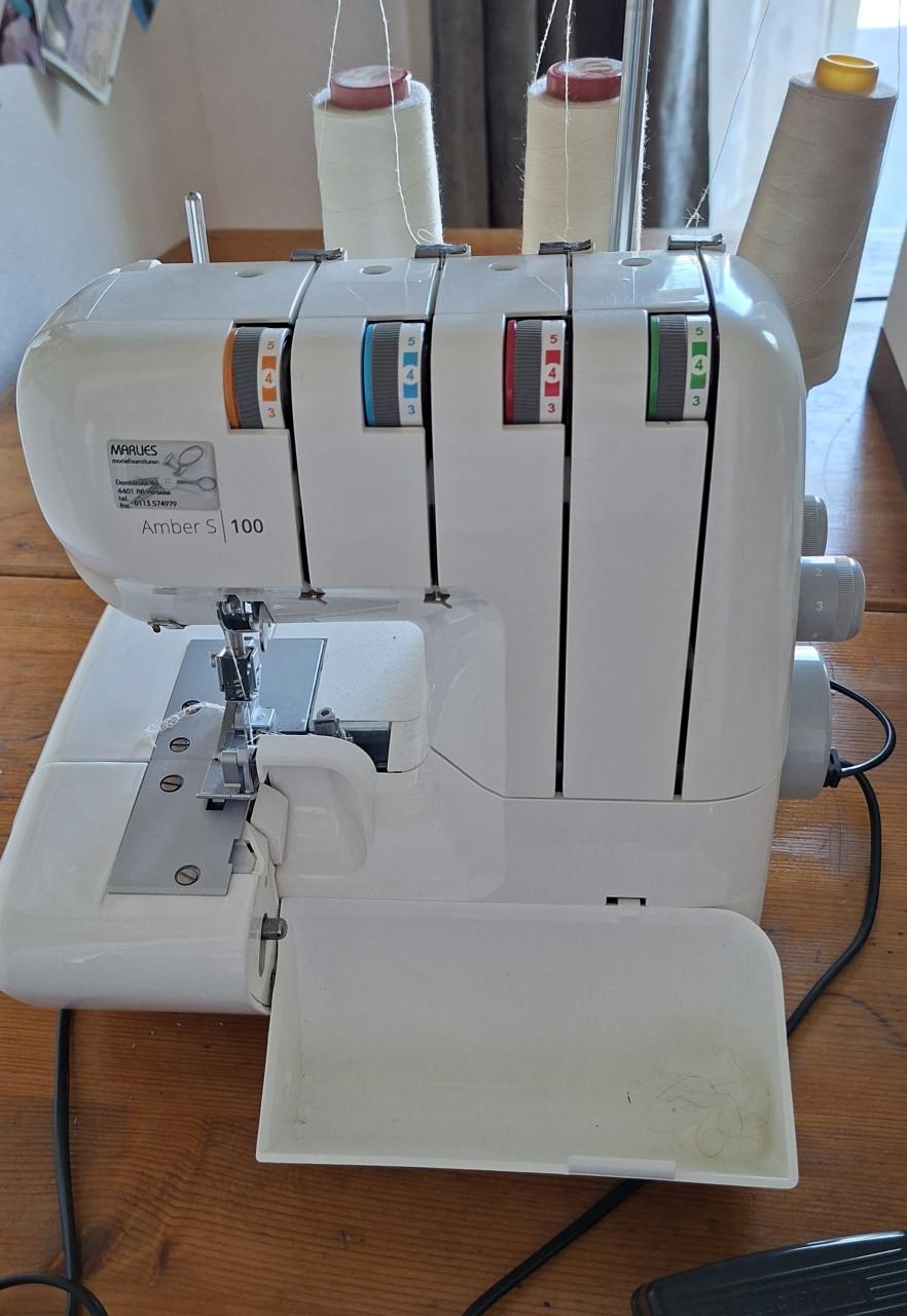 Lockmachine, Husqvarna Amber S 100