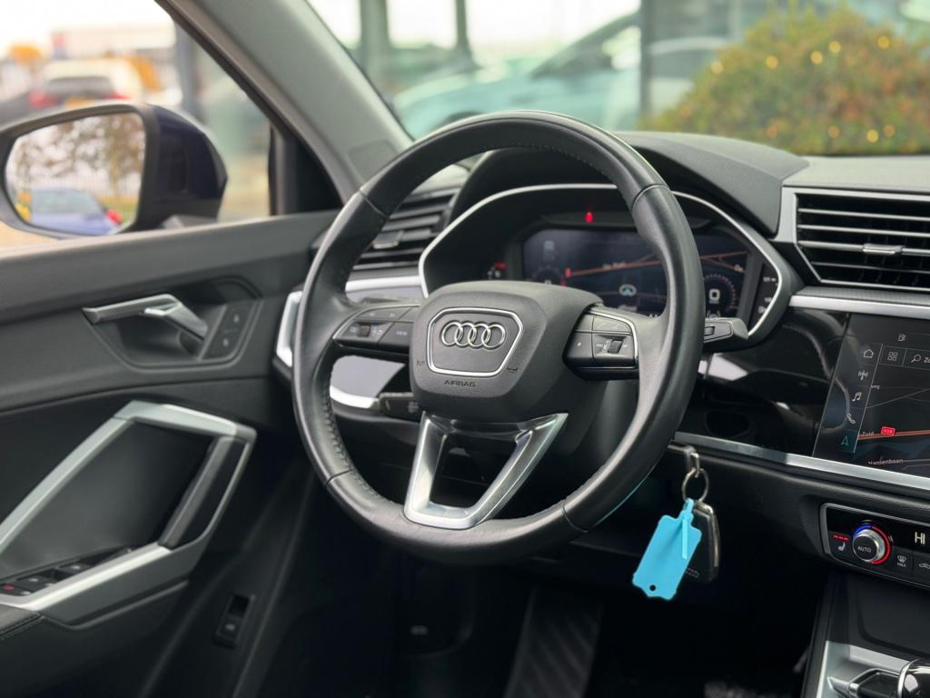 Audi Q3 35 tfsi * leder / alcantara * stoelverwarming * navigatie