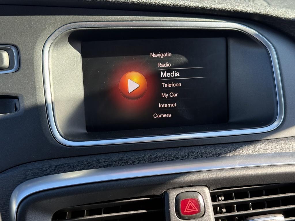 Volvo V40 t3 153pk aut6 polar+ sport| panodak| camera| h&k sound| trekhaak