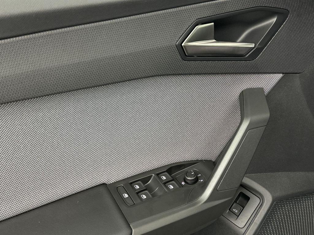 Seat Leon sportstourer style business intense 1.5 etsi 85 kw / 115 pk sta