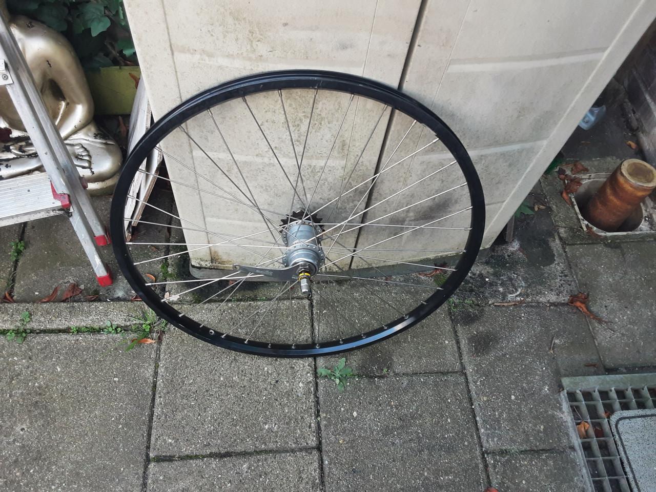 26 x 1,75 inch nexus achterwiel, 3 speed,terugtraprem