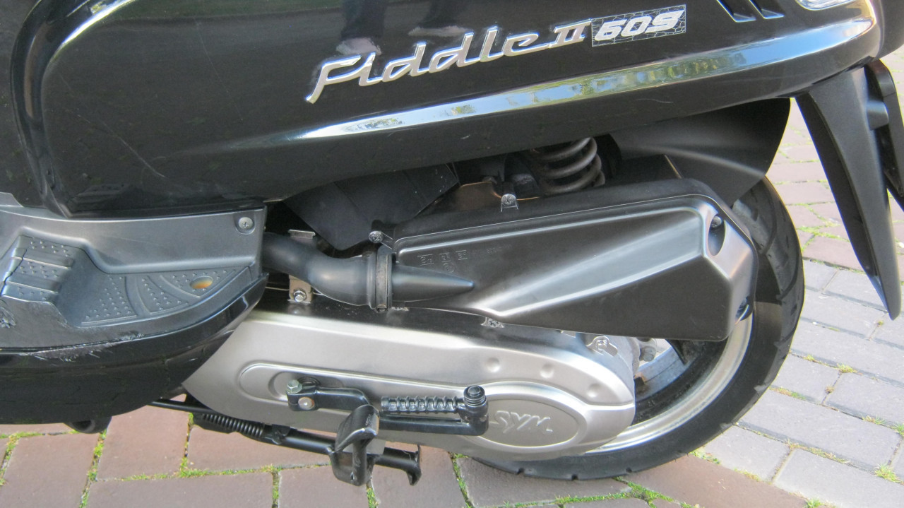 TE KOOP SYM FIDDLE UIT 2018 MET 5400 KM OP DE TELLER VOOR 650 EURO