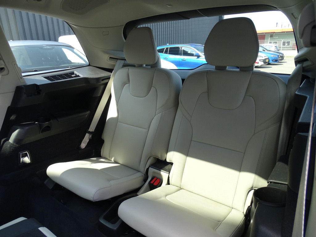Volvo XC90 2.0 t8 twin engine awd momentum 7-pers | pano
