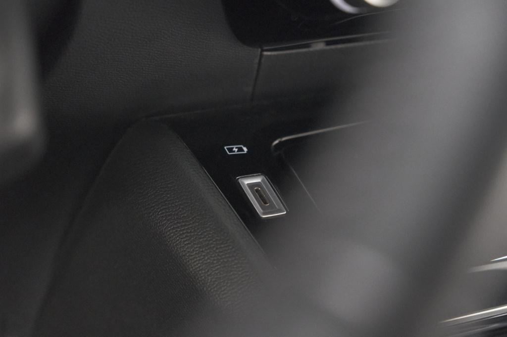 Peugeot 2008 puretech 130 allure | camera | adaptieve cruise control | stoe