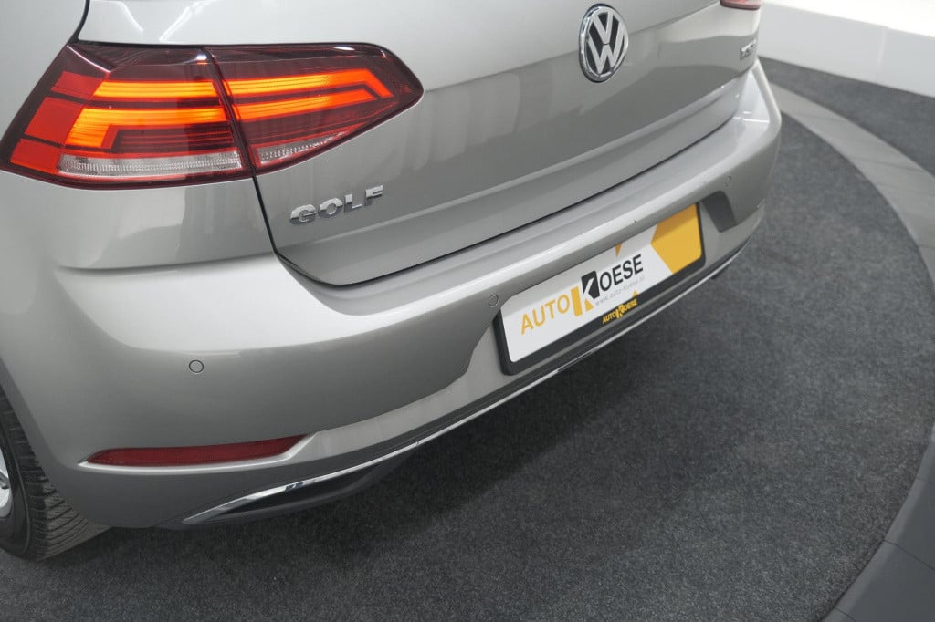 Volkswagen Golf 1.0 tsi 110pk highline | adaptieve cruise control | apple c