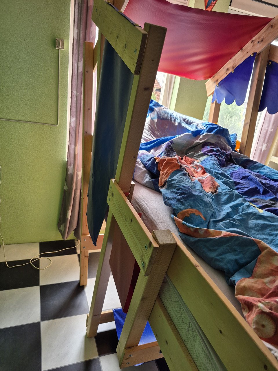Boomhut kinderbed