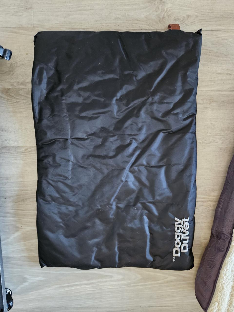 Duvo Bench + matras + mat +plaid in nieuwstaat