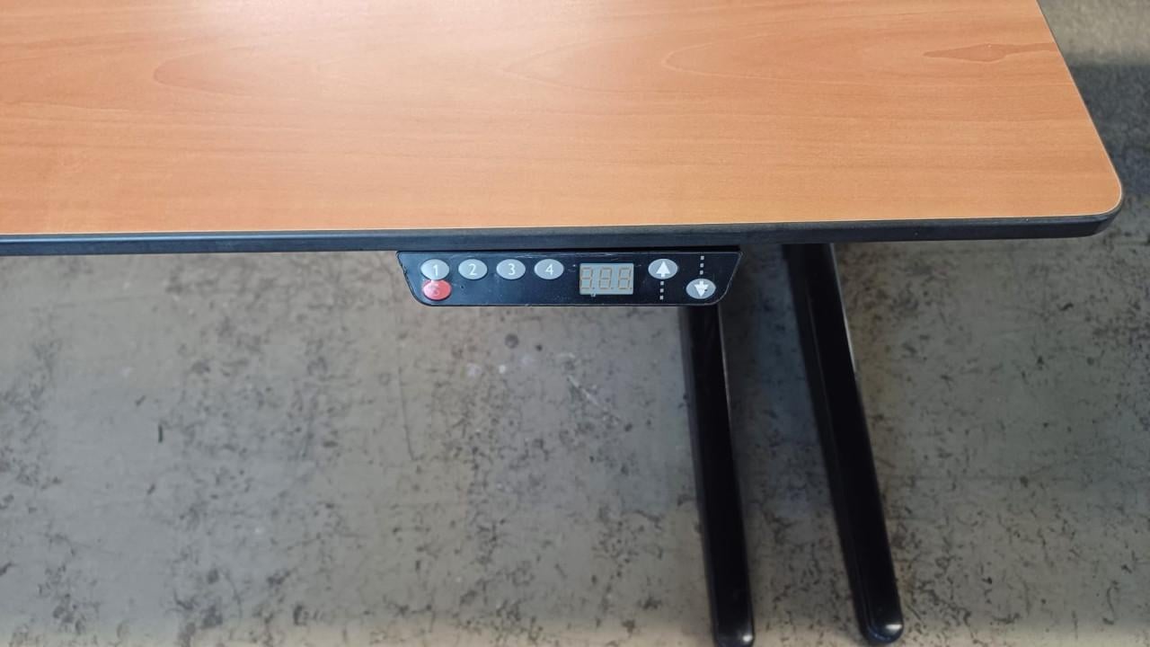 Hoogte verstelbaar bureau