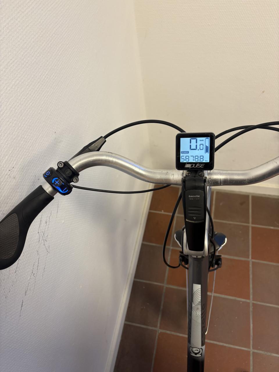 Gazelle orange c8 sterke middenmotor