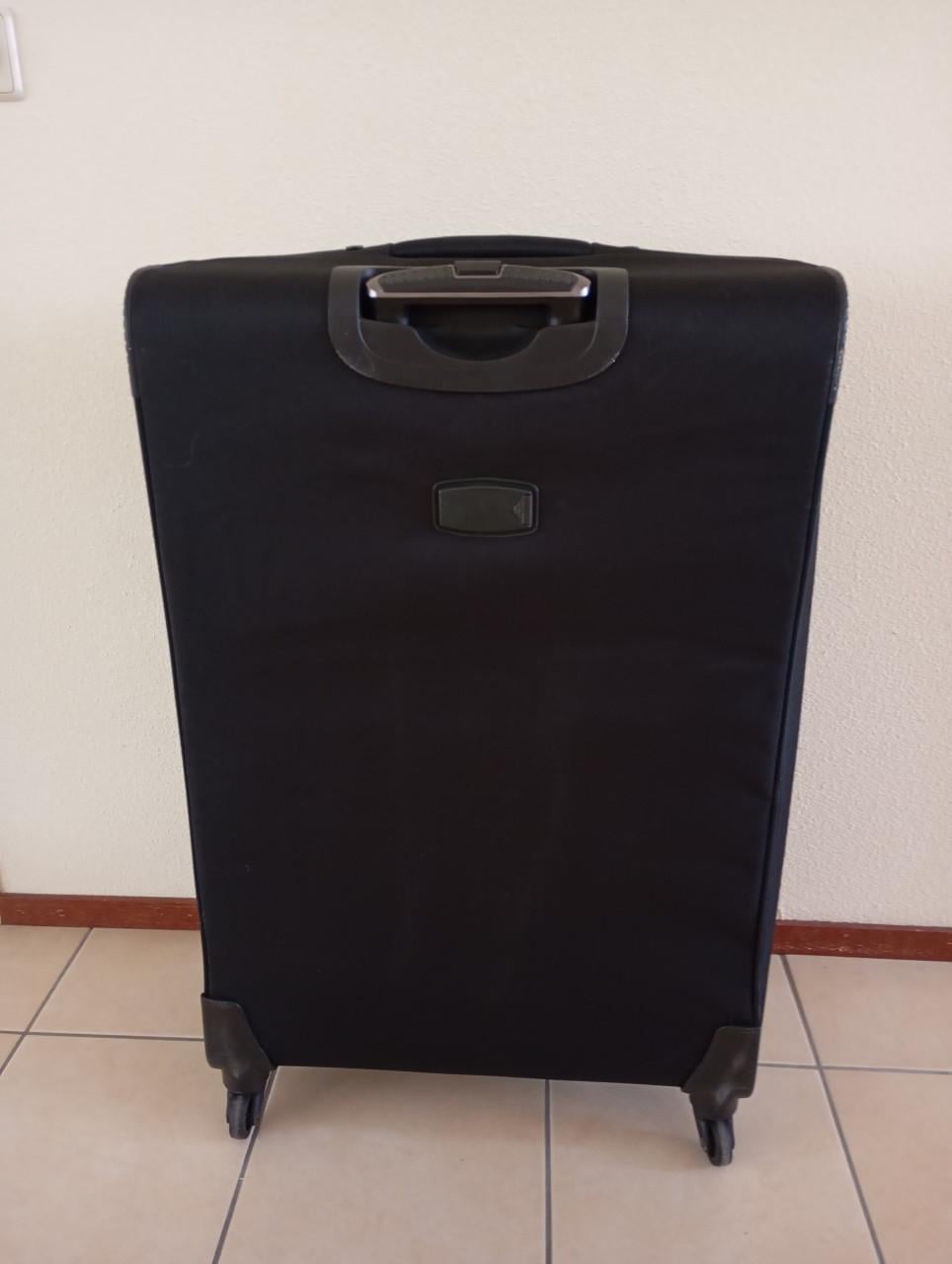 Stevige zwarte koffervan het merk S B