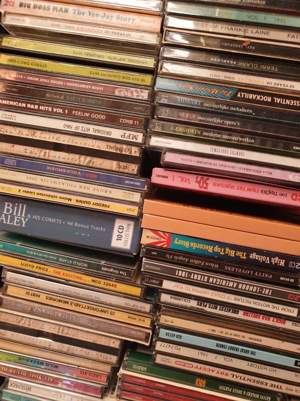 3 kratten vol cd's