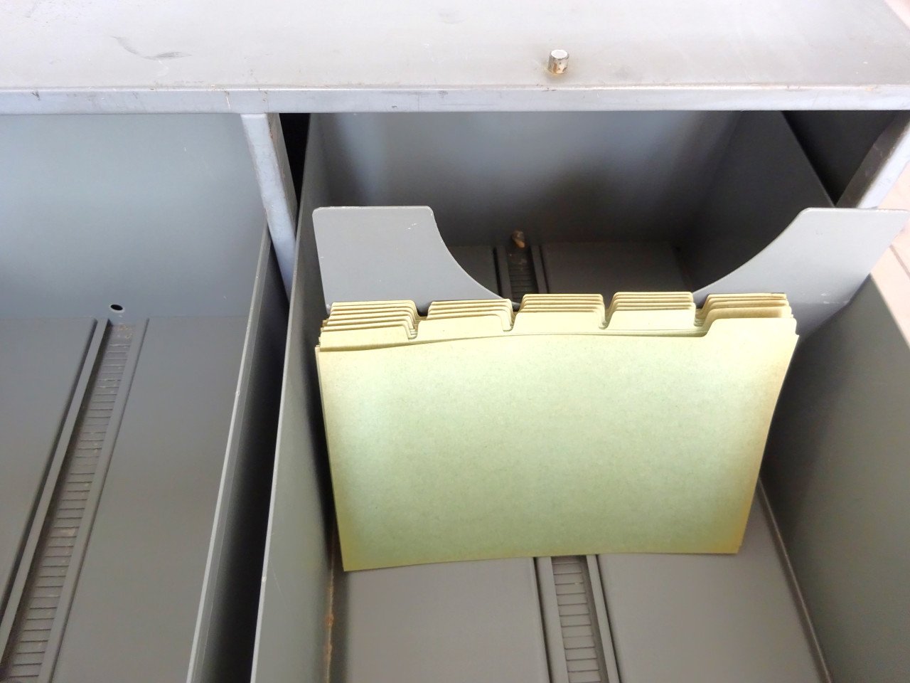 Metalen kantoor archieflades kaartenbakken vintage
