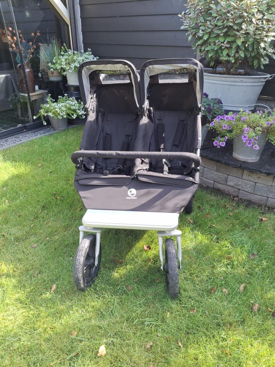 Duo kinderwagen / tweeling kinderwagen.