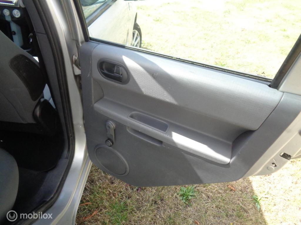 Mitsubishi Colt 1.3 instyle stuurbekr apk tot 06-2027 inruilkoopje