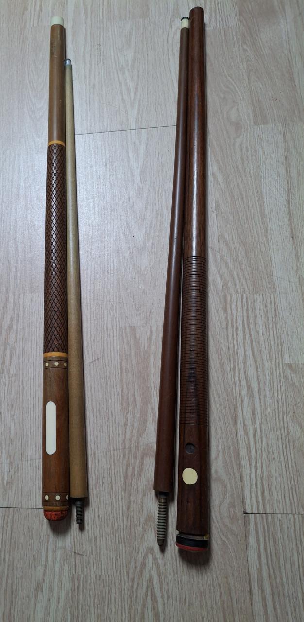 Keu's 2 x en 2x topeind en zwarte koffer