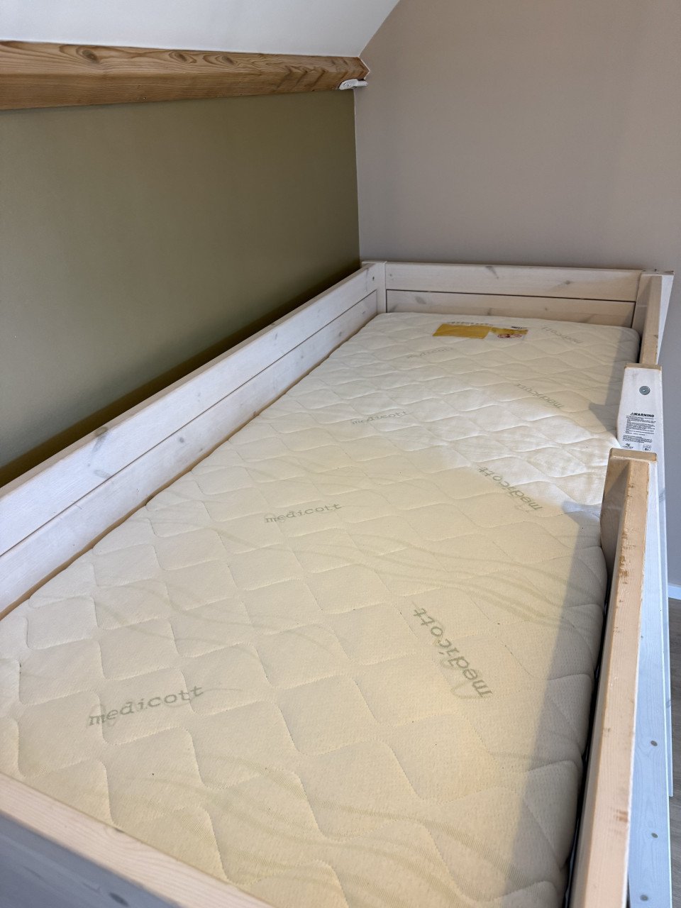 4-1 Lifetime bed
