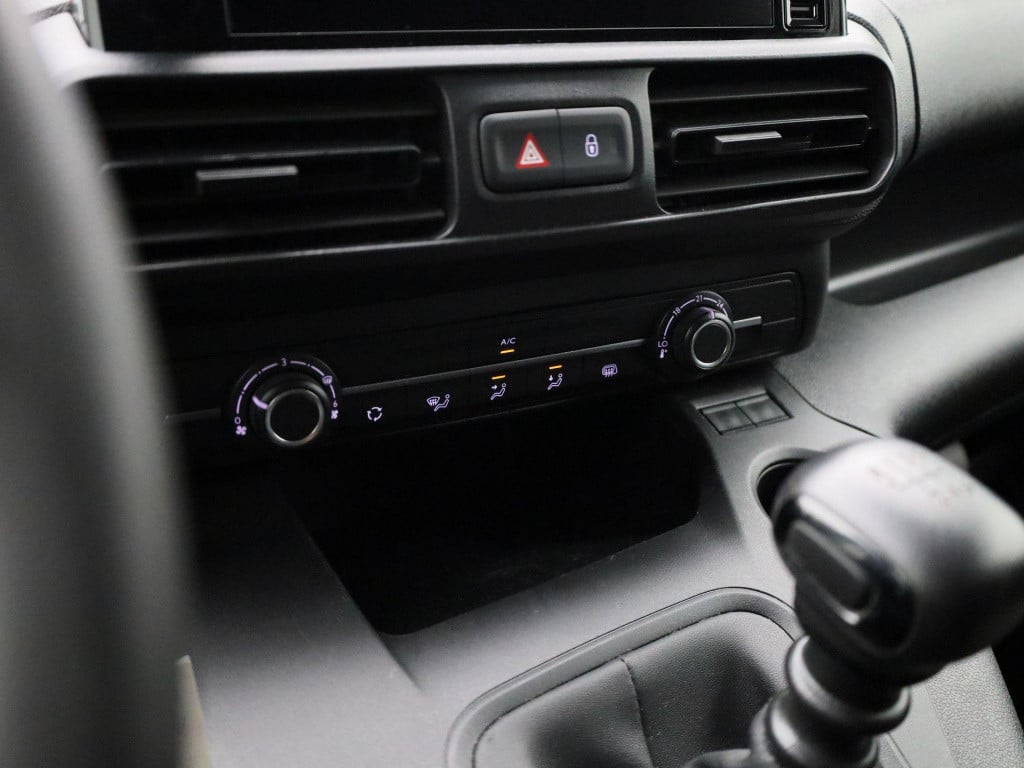 Opel Combo 1.5d l2h1 edition | trekhaak | airco | parkeersensoren | apple c