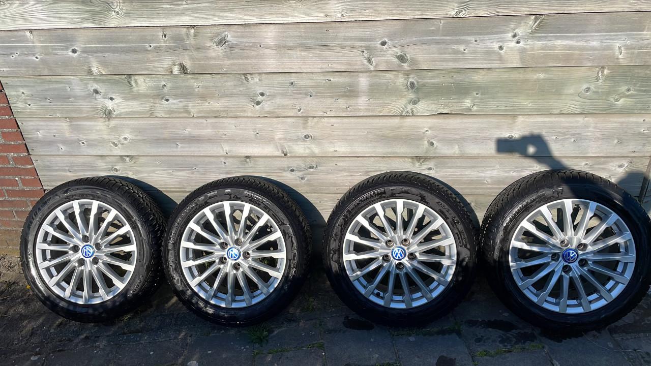Winterbanden+ velgen 17 inch VW 5x112