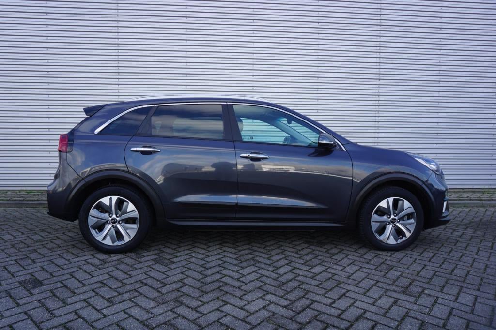 Kia E-niro executiveline 64 kwh climate / navi / cruise / leder / stoelverw