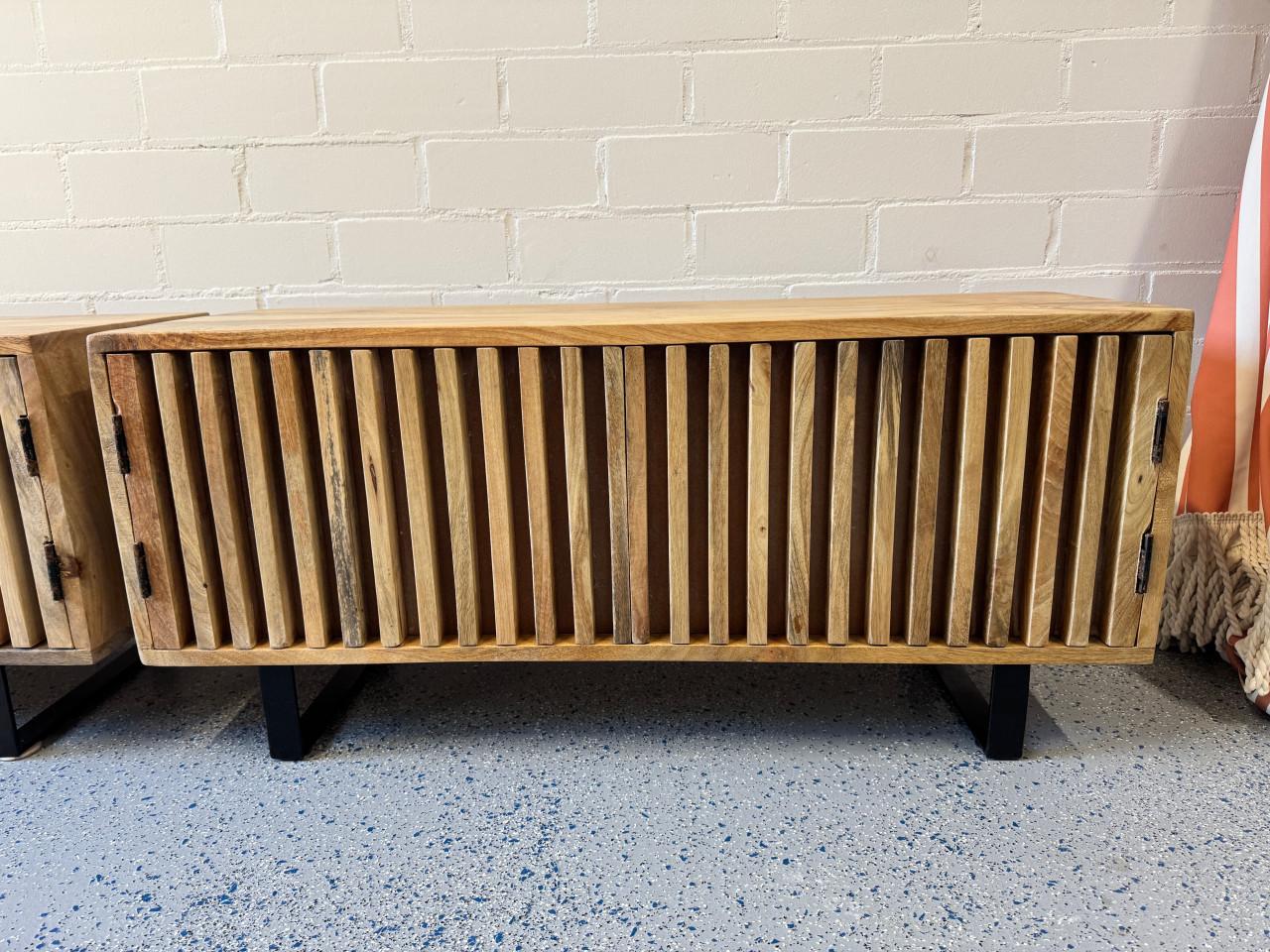 Twee mango houten kasten - TV meubel