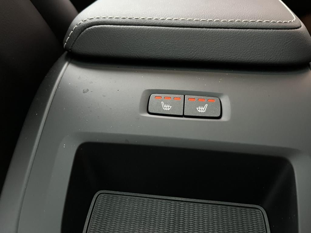 Volvo XC60 2.0 t8 plug-in hybrid awd polestar engineered | bowers&wilkins |