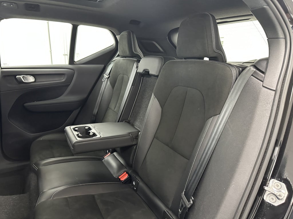 Volvo XC40 1.5 t4 rech r-design | trekhaak | adaptief cc. | 360 camera |