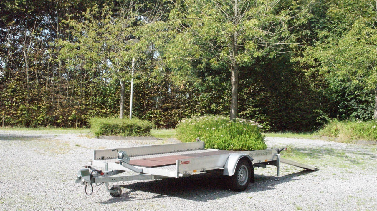 Zelf je auto vervoeren? Huur onze Anssems AMT 1300kg Eco!