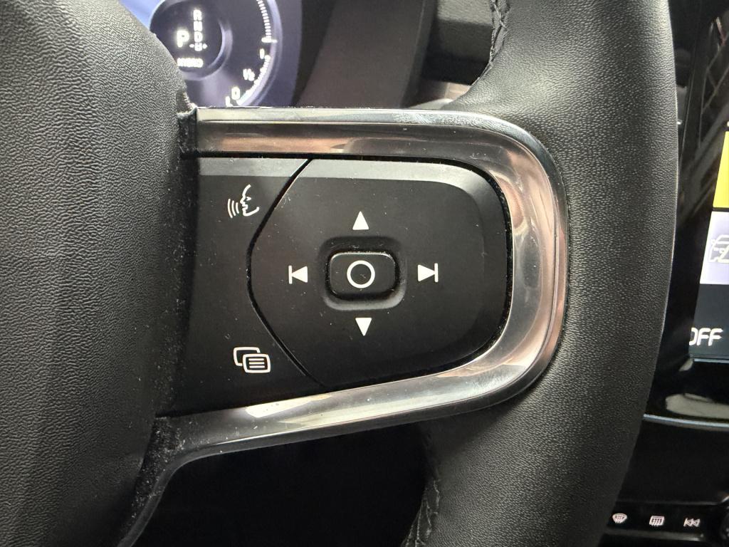 Volvo XC40 1.5 t4 plug-in hybrid plus dark