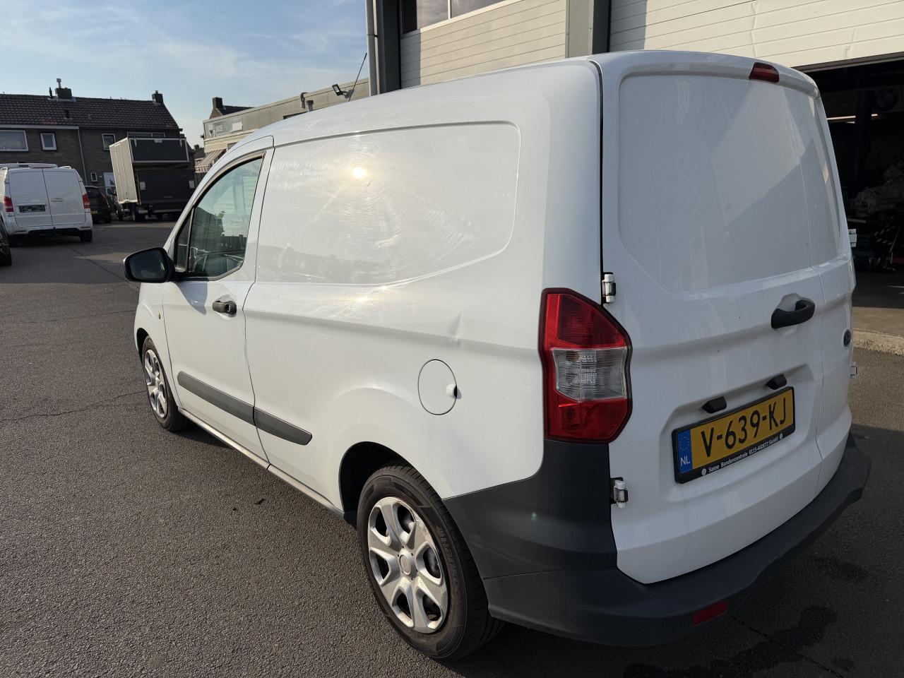 Ford Transit Courier 1.5 Tdci 55KW 2017 EURO 6 AIRCO NAP ! ! !