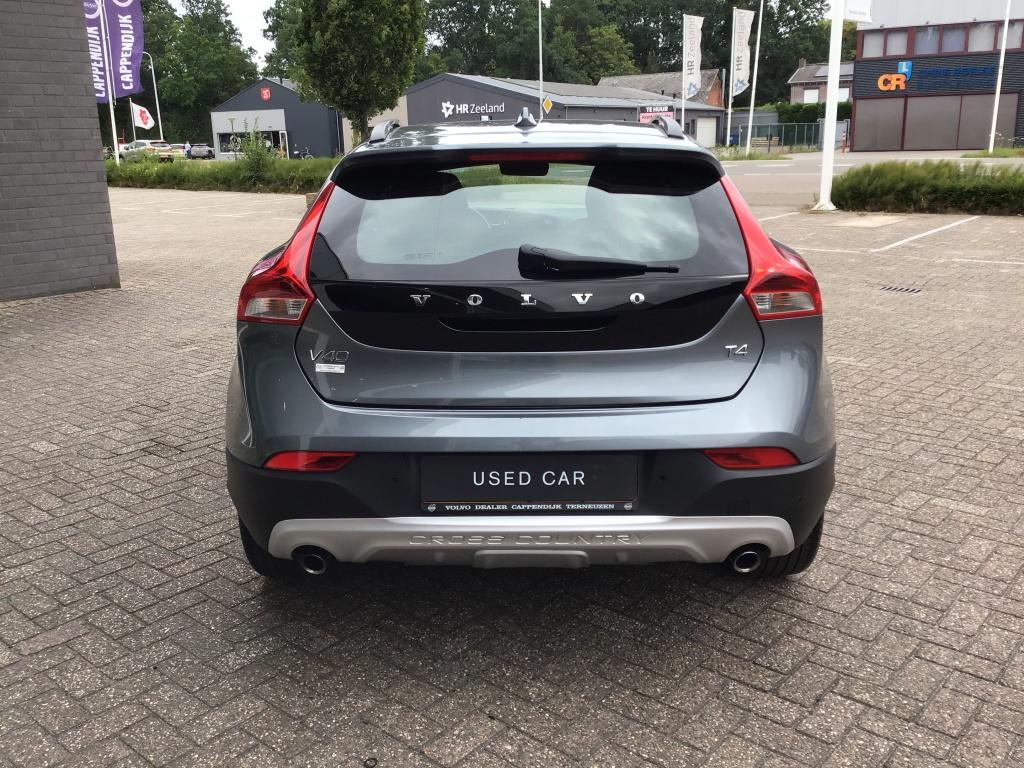 Volvo V40 cross country 1.6 t4 momentum