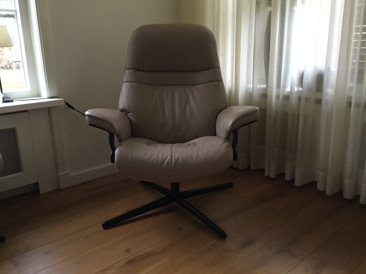 2   Relax - Draaifauteuils  met Hockers.  Stressless