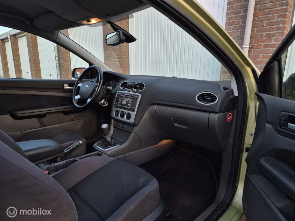 Ford Focus 1.6-16v futura / origineel nl / cruisecontrol