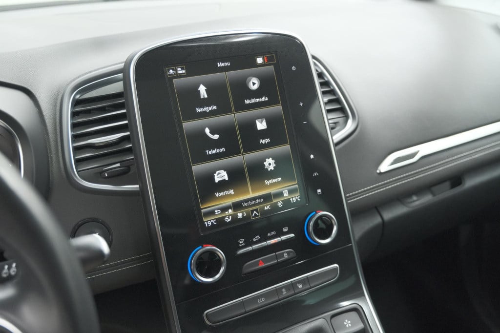 Renault Grand Scenic tce 140 bose | 7 zitplaatsen | trekhaak | camera | bos