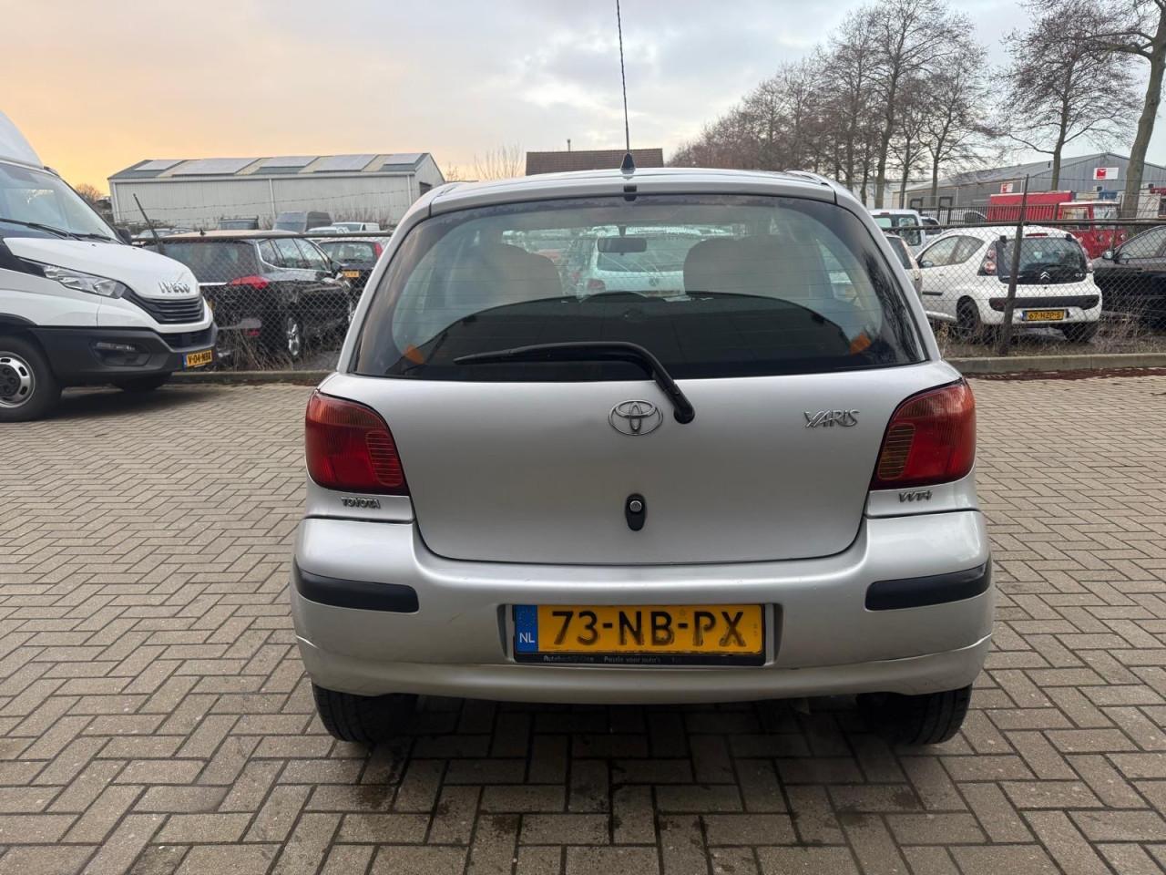 Toyota Yaris 1.0 VVT-i Terra 167.381KM