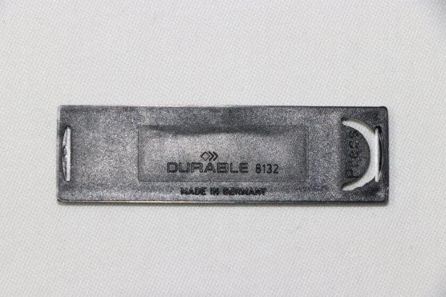 Badges Merk: Durable Met pin 17 x 67 mm Code: 8133 Per stuk: €.1,00 Totaal