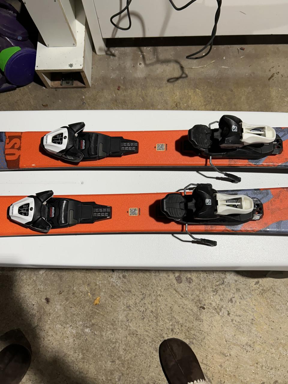 Salomon QST junior twin Tip ski’s 143