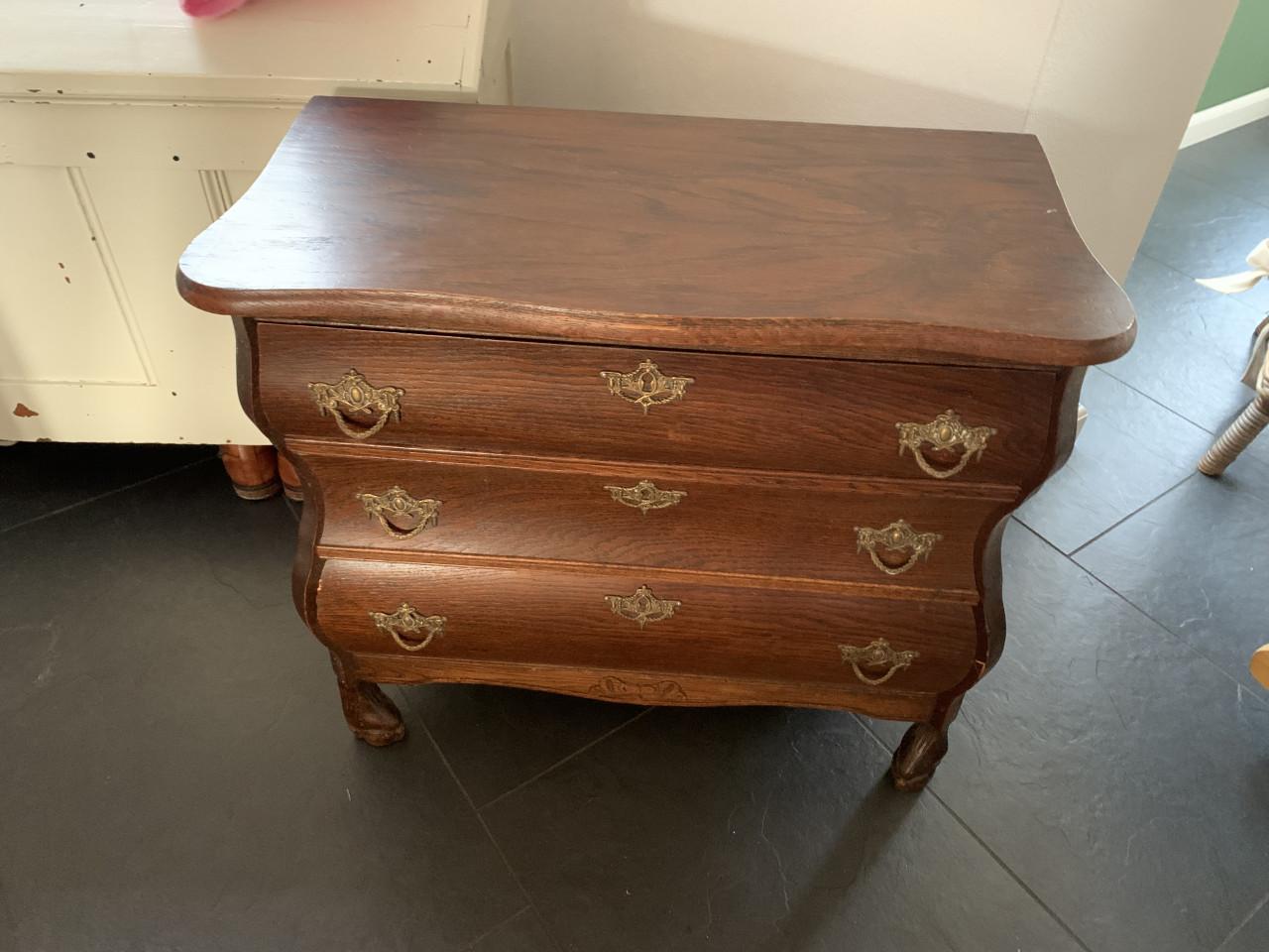 Kastje  buikkastje massief hout