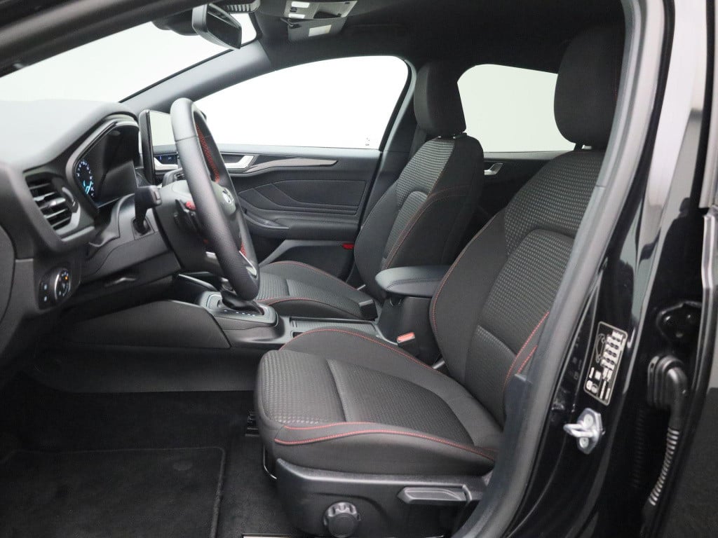 Ford Focus wagon 1.0 ecoboost hybrid st-line btw auto! | 17'' lmv | automaa