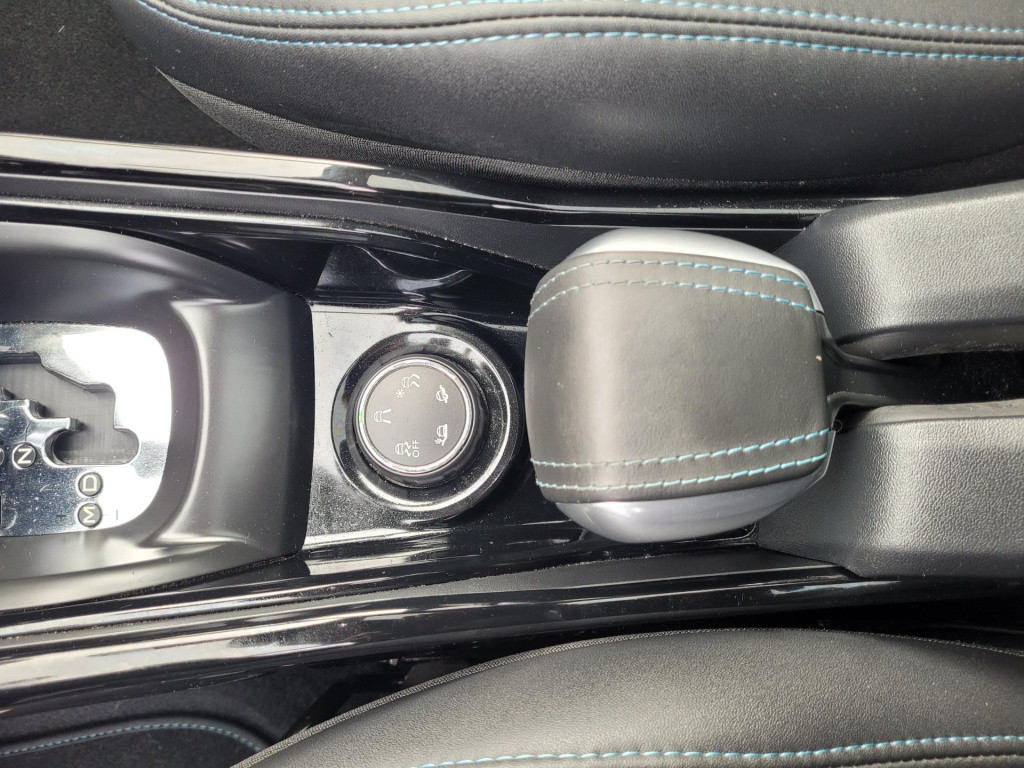 Peugeot 2008 1.2 puretech allure crossway treekhak alcantara leer / navigat