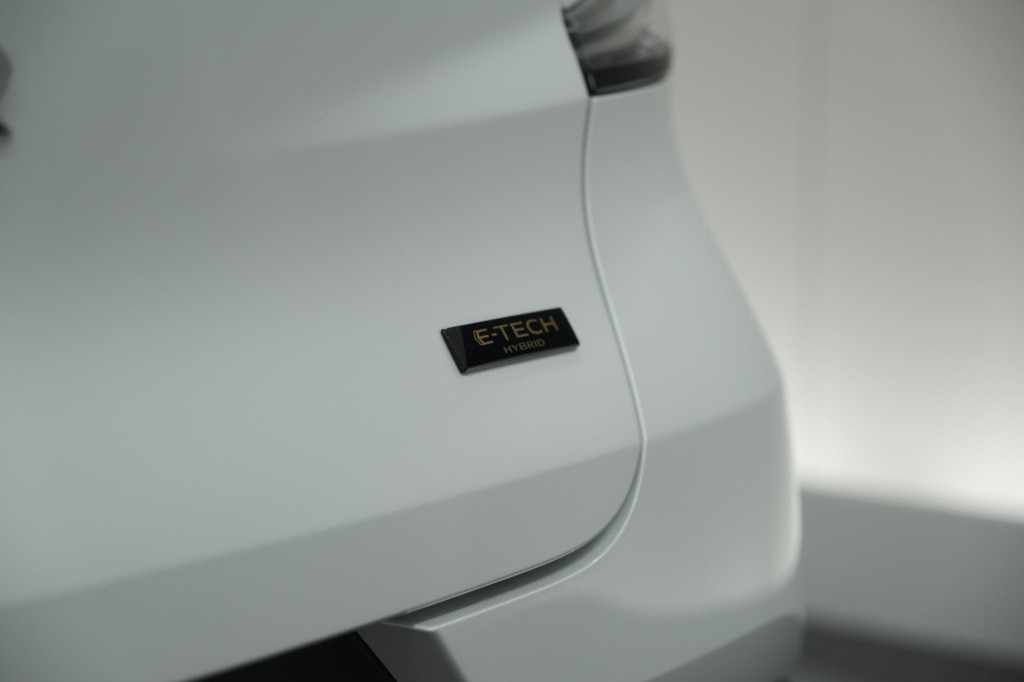 Renault Captur 1.6 e-tech full hybrid 145 techno | camera | apple carplay |
