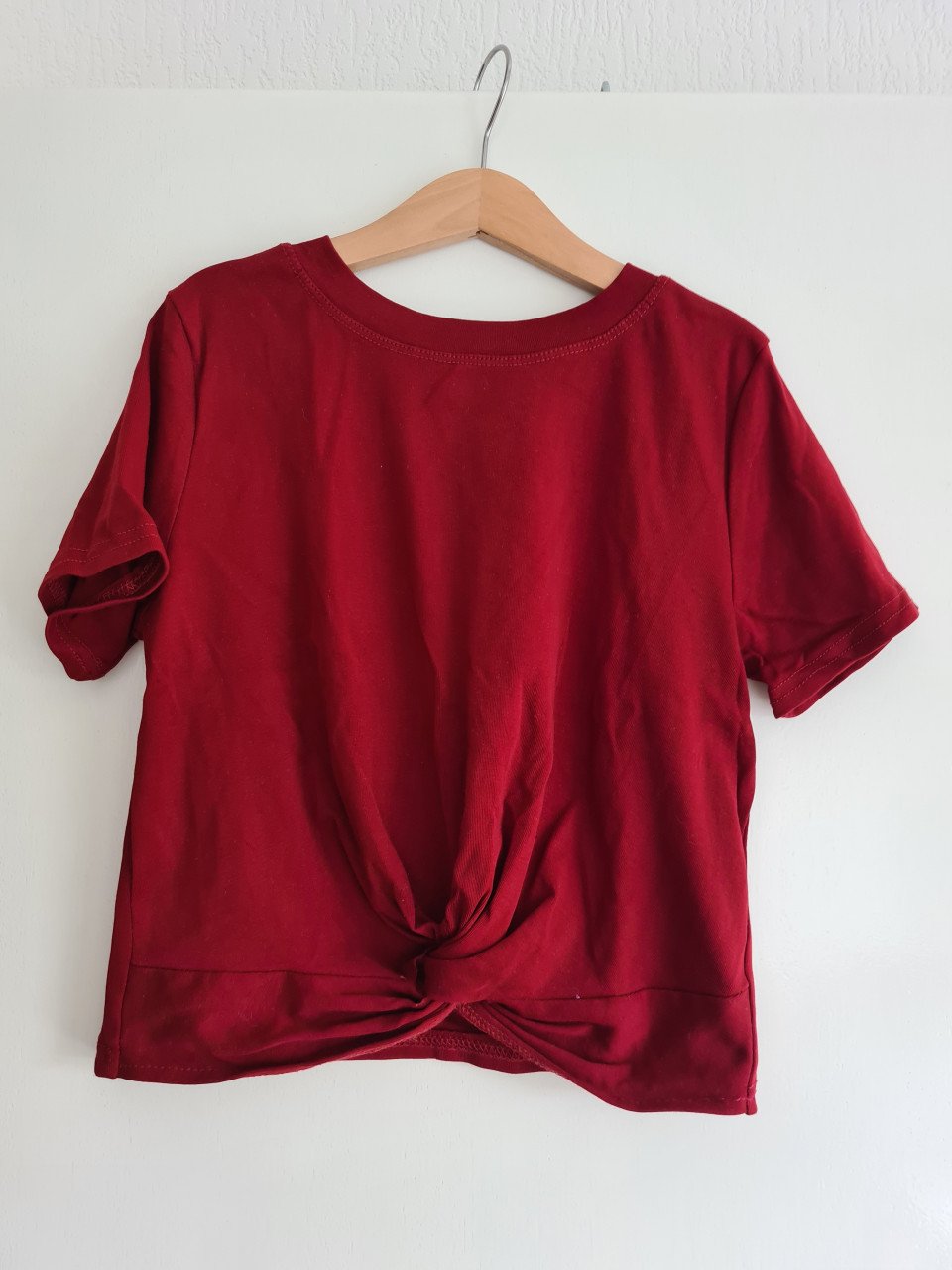 Bordeau rood shirt met knoop detail Mt 128-134