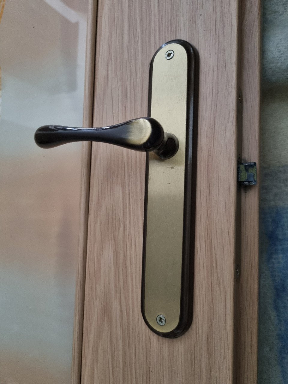 4x luxe houten opdekdeur met 1x glas totaalprijs € 30,-