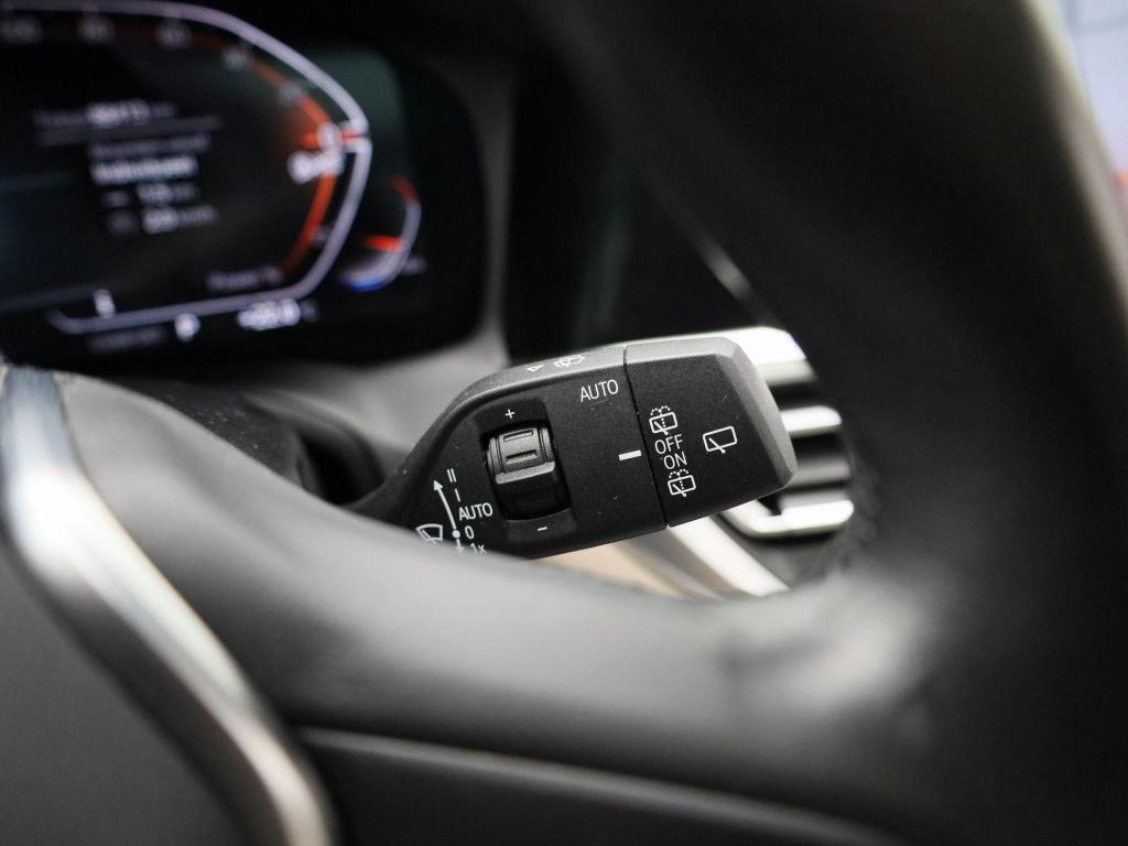 BMW 3-serie touring 318i sport line | automaat | apple carplay / android au