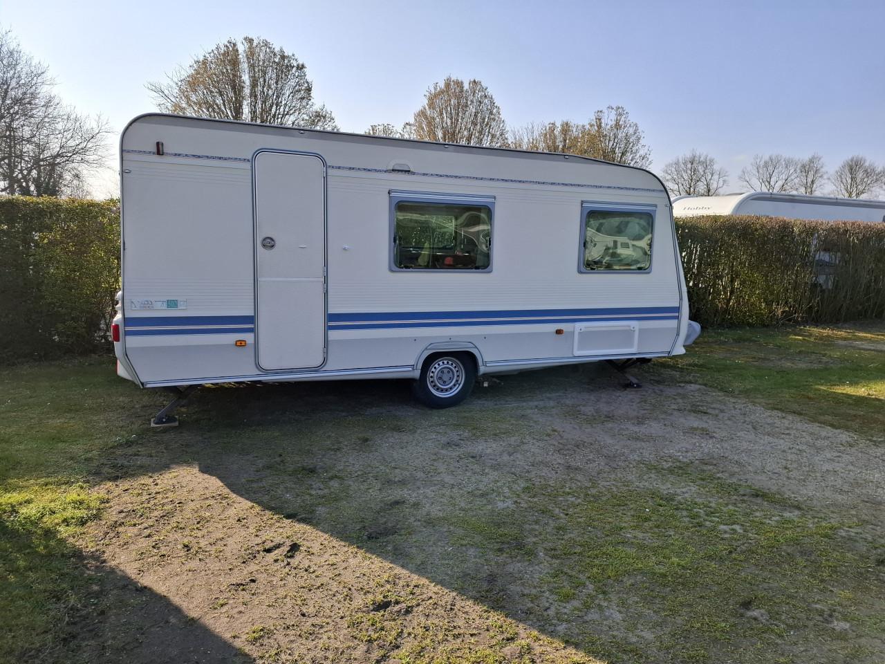 ADRIA Unica 5206 B 502 DK (COMPLETE (SEIZOENS) CARAVAN)