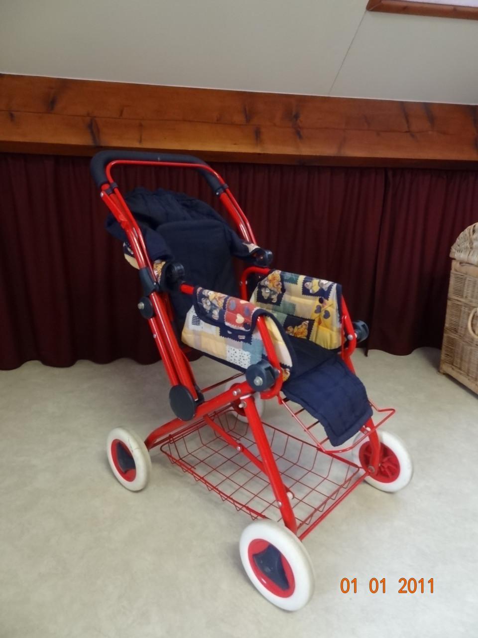 Speelgoed, poppenwagen, staal, rood