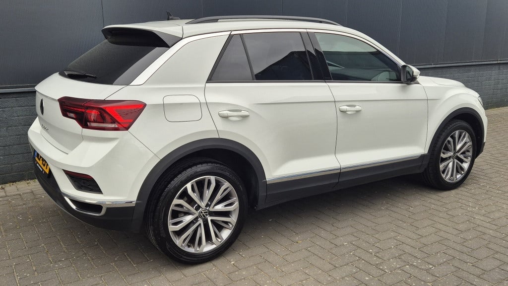 Volkswagen T-roc 1.5 tsi sport r *navi*camera*virtual*acc*blind-spot*clima*